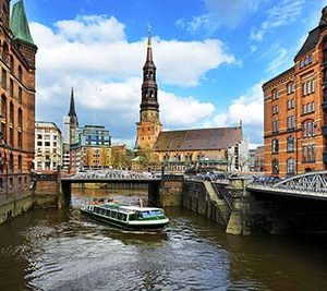 Hafencity und Barkasse