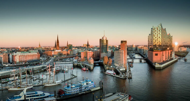 Hamburg Panorama Sicht über den Hafen