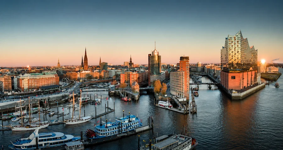 Hamburg Panorama Sicht über den Hafen